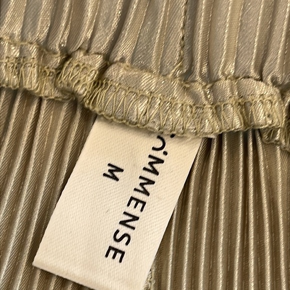 Light Green Pleated Palazzo Pants – Elastic Waist - Size M - Inseam 33” - Picture 6 of 11